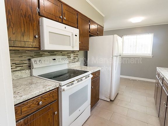 3rd image of 3810 Nandena Dr