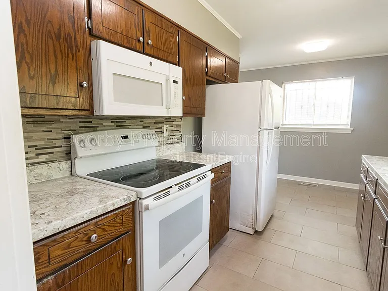 3810 Nandena Dr — Photo 3