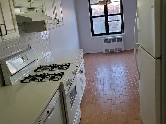 3rd image of 47 Davis Ave #801