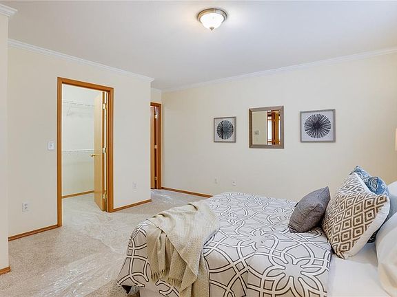 5th image of 8447 Grattan Pl S