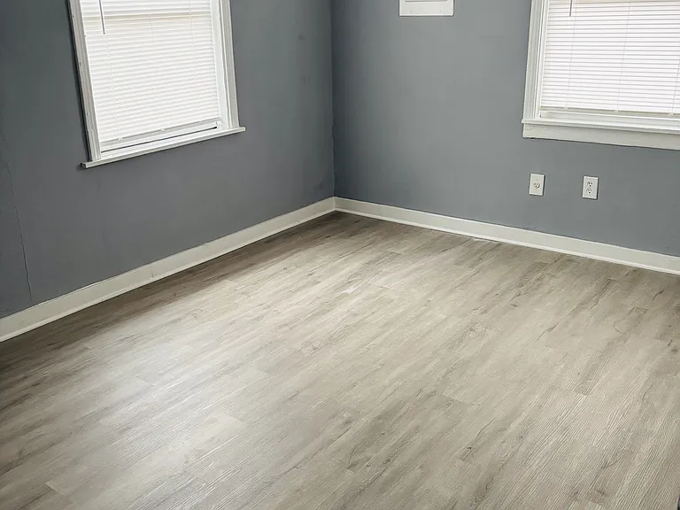 1014 N Monroe Ave — Photo 5