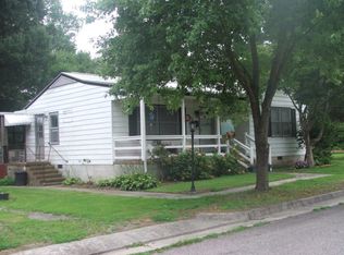 127 S West Ave, Blackstone, VA 23824