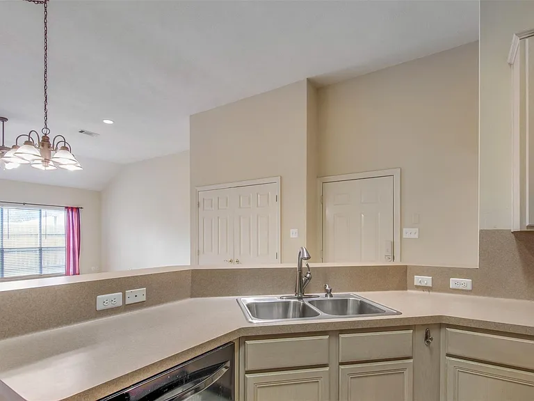 10735 Norchester Village Dr — Photo 5