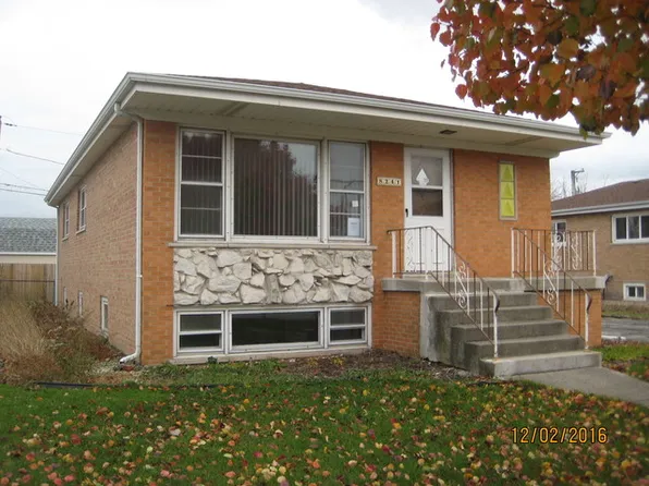 8241 Oketo Ave, Bridgeview, IL 60455