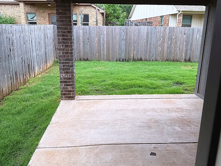 18601 Cola Dr — Photo 2