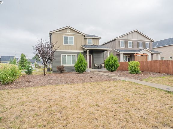 3rd image of 1812 NW Onsdorff Blvd