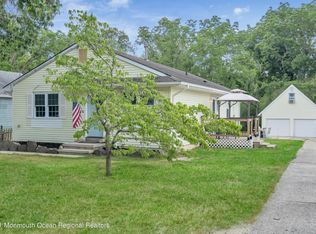 207 Maple Ave, Island Heights, NJ 08732