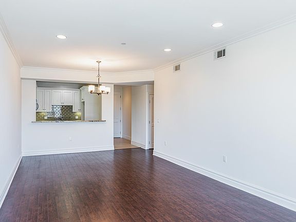 3rd image of 1050 S Holt Ave APT 304