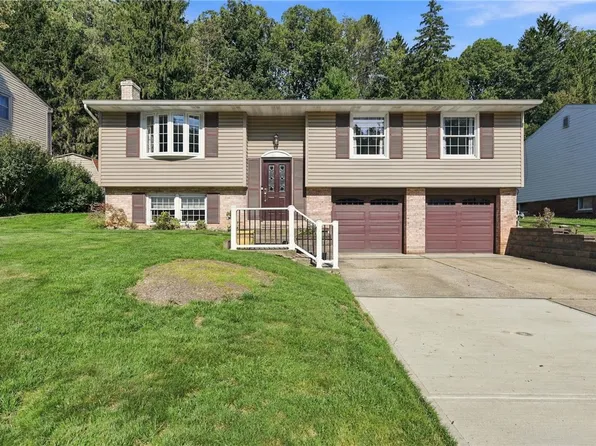711 Pine Valley Dr, Pittsburgh, PA 15239