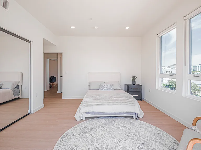 856 Gramercy Drive — Photo 66