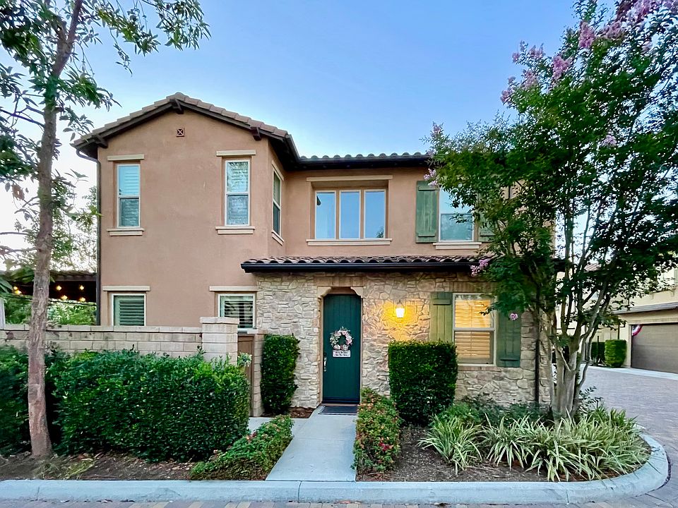 Standout curb appeal in one of Baker Ranch's most desirable pockets