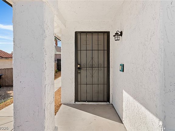 4th image of 1596 Paloma Ave