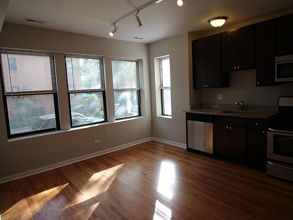 3rd image of 2438 W North Shore Ave #2