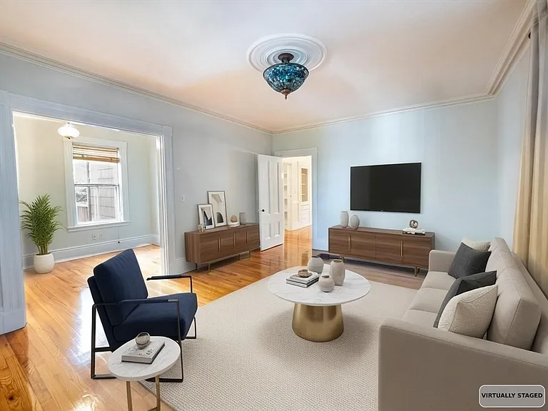 12 Adella Pl — Photo 1