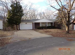 10689 Foxpath Dr, Saint Louis, MO 63137