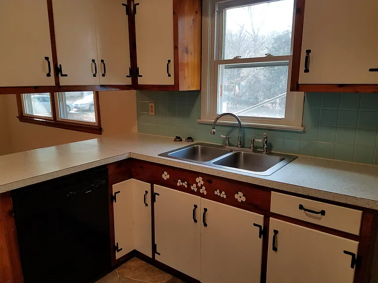 514 Corporation Rd — Photo 3