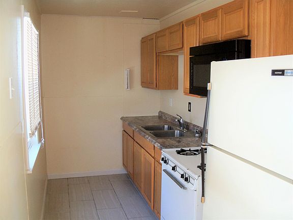 4th image of 2101 1/2 8th Ave N