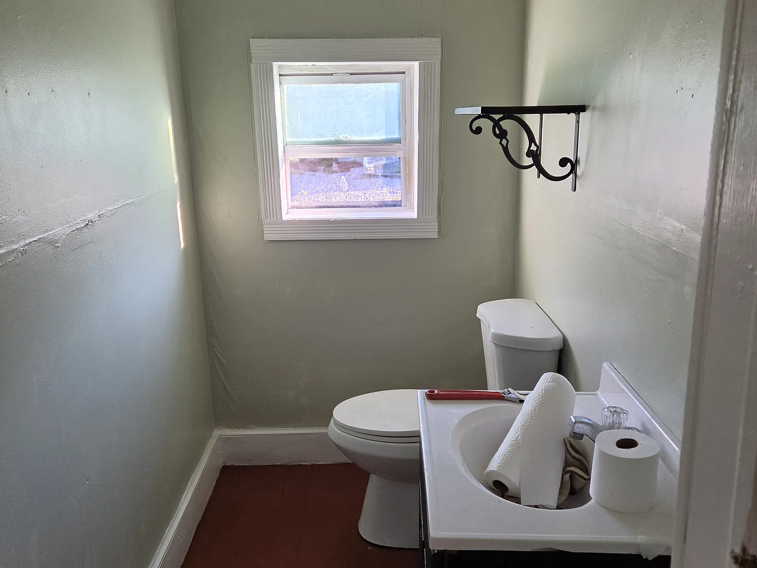 2 bed, 1.5 bath, 1400 sqft, $900 — Photo 2