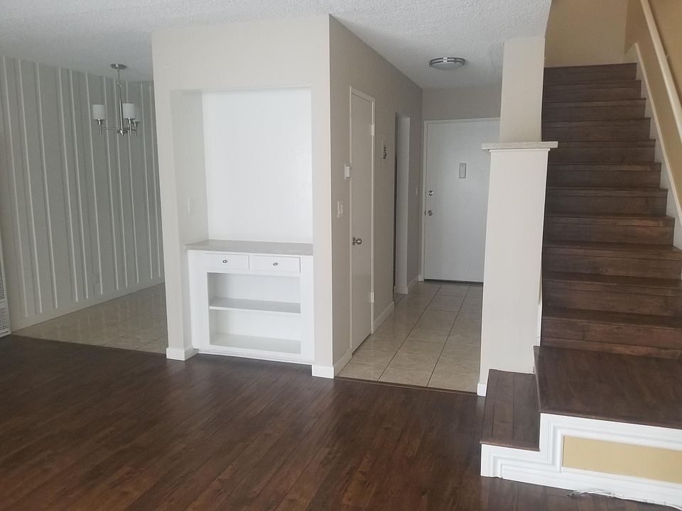2nd image of 4024 Emerald St APT 208