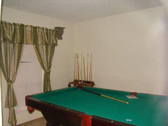 2nd image of 1806 Glouchester Dr
