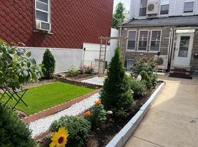 4 Saint Johns Rd, Ridgewood, NY