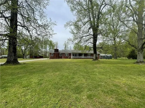 3633 Loganville Hwy, Loganville, GA 30052