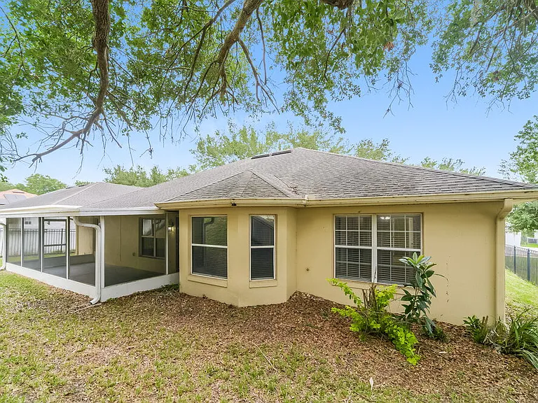 1923 Southern Oak Loop — Photo 16