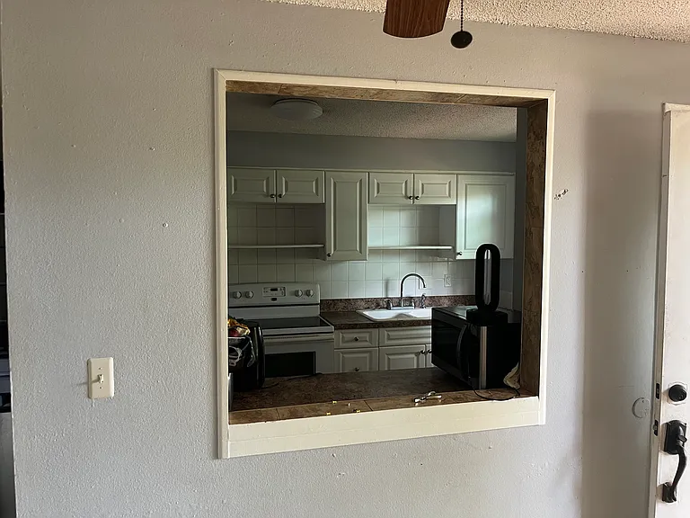 2135 Beach Dr SE #1 — Photo 3