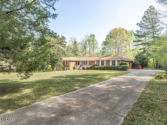 4th image of 835 Old Lundy Rd