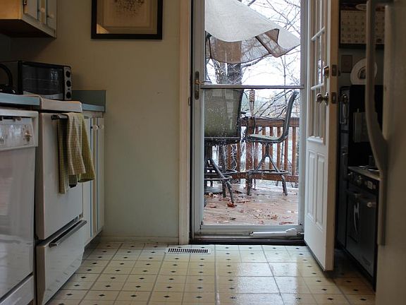 3rd image of 1104 Riverboat Ct