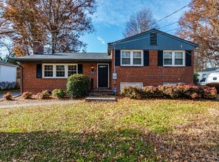 7736 Midday Ln, Alexandria, VA 22306