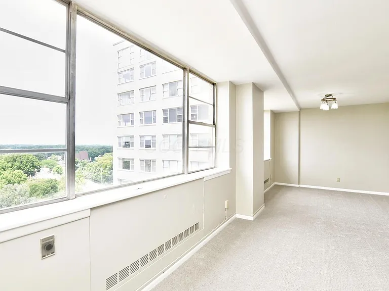 1620 E Broad St #1202 — Photo 14