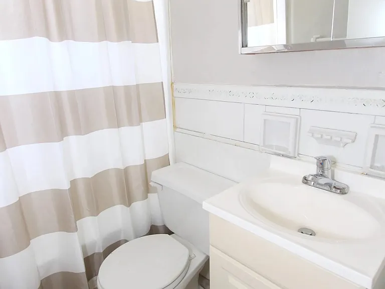 1-Bedroom (Unit 1E)