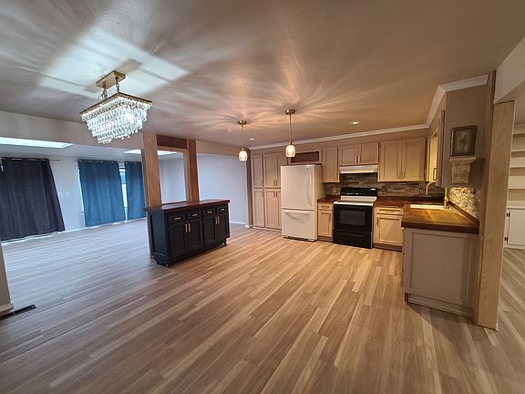 5th image of 4911 65th St NE Unit A