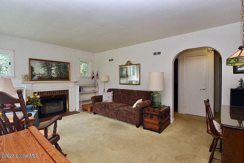 3rd image of 2413 Loudon Place