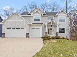8089 Eagle Peak Dr, Jenison, MI 49428