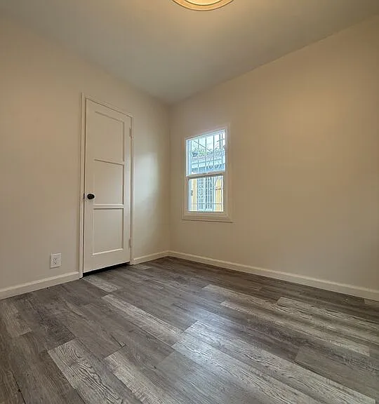 12015 Riverside Dr — Photo 7