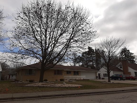 3rd image of 2414 Mershon St