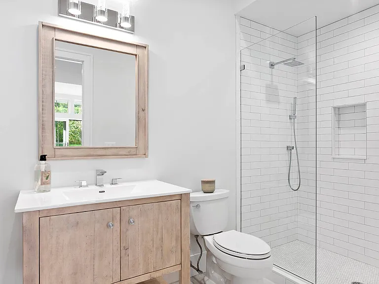 8 Greenway Dr — Photo 31