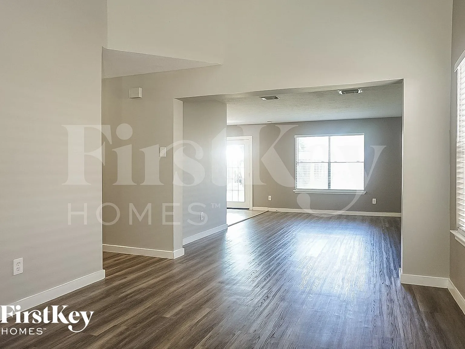 4 bed, 2.5 bath, 1890 sqft, $1,935 — Photo 4