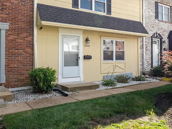 2nd image of 2546 Grayland Walk