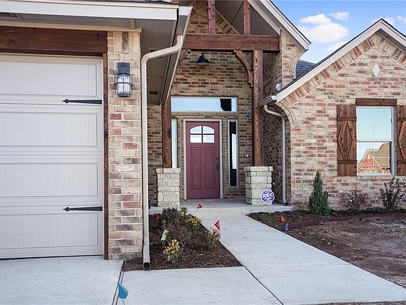 2nd image of 1433 Auburn Cir