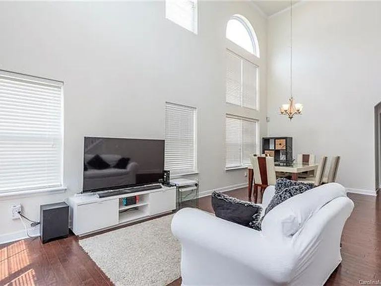 4558 Craigmoss Ln — Photo 4