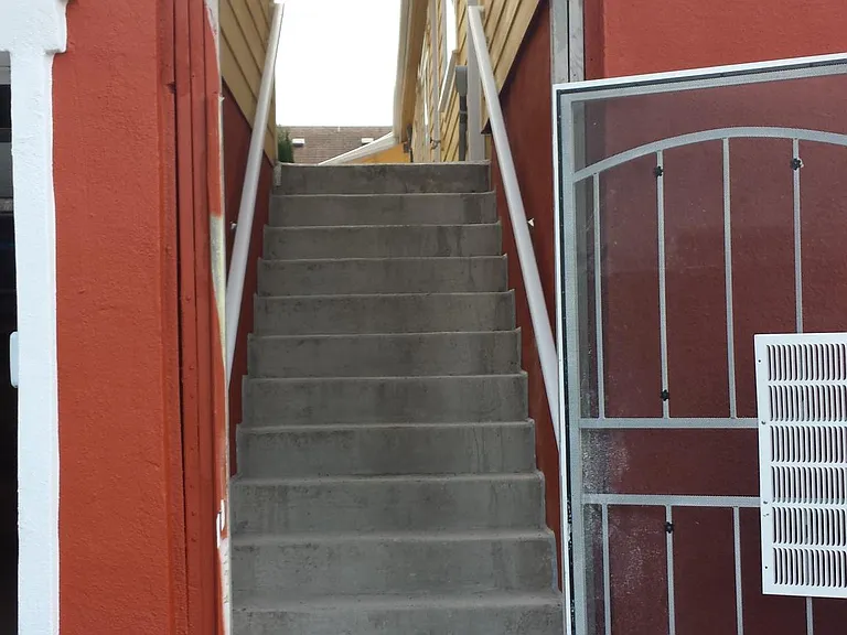 1005 NE 56th St — Photo 22
