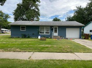 478 15th St SE, Huron, SD 57350