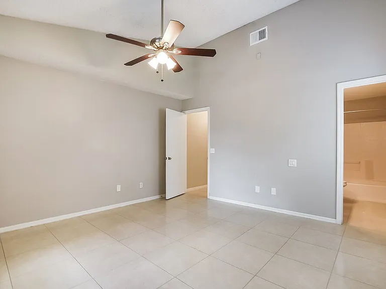 2459 Parsons Pond Cir — Photo 10