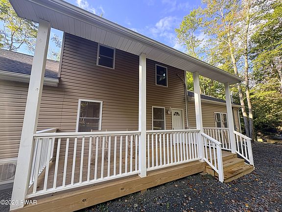 5th image of 1124 Red Hawk Dr