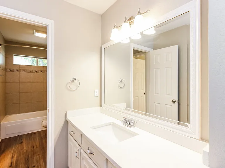 1804 Sandalwood Ln — Photo 16