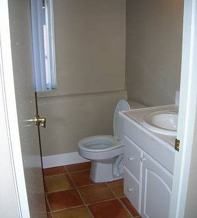 5th image of 3742 6th Ave