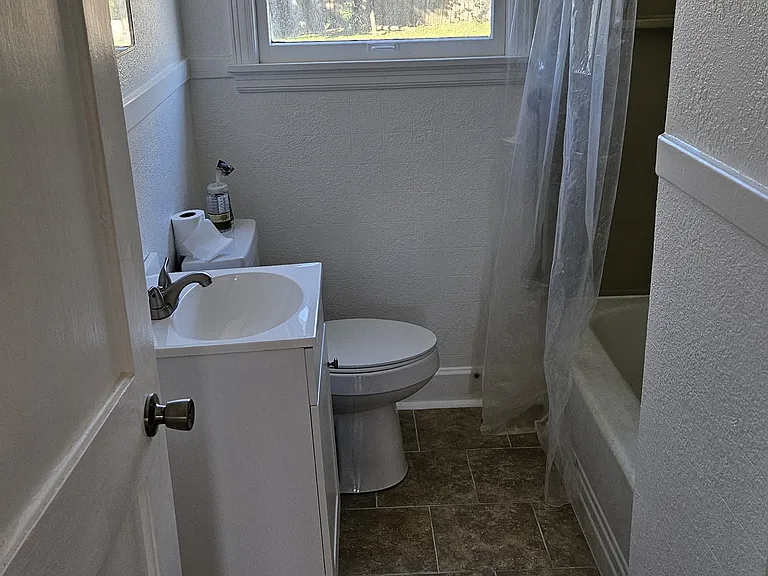 3408 W Lloyd St — Photo 6